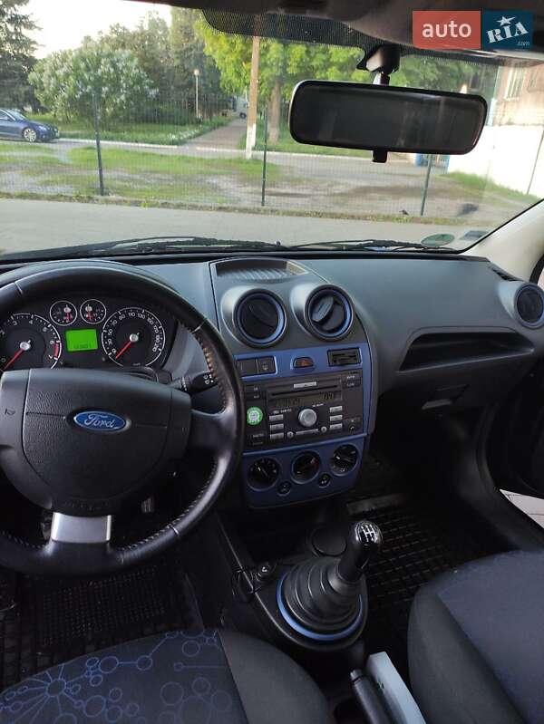 Хэтчбек Ford Fiesta 2007 в Миргороде