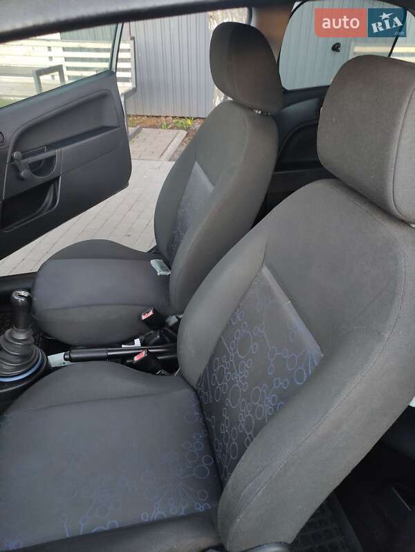 Хэтчбек Ford Fiesta 2007 в Миргороде