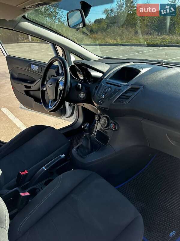 Хэтчбек Ford Fiesta 2016 в Синельниково фото 8 Хэтчбек Ford Fiesta 2016 в Синельниково