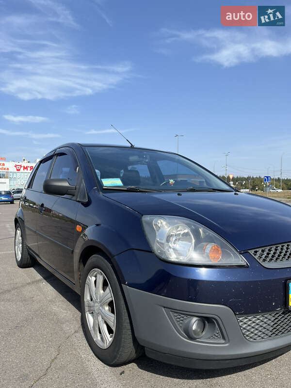 Хэтчбек Ford Fiesta 2005 в Киеве