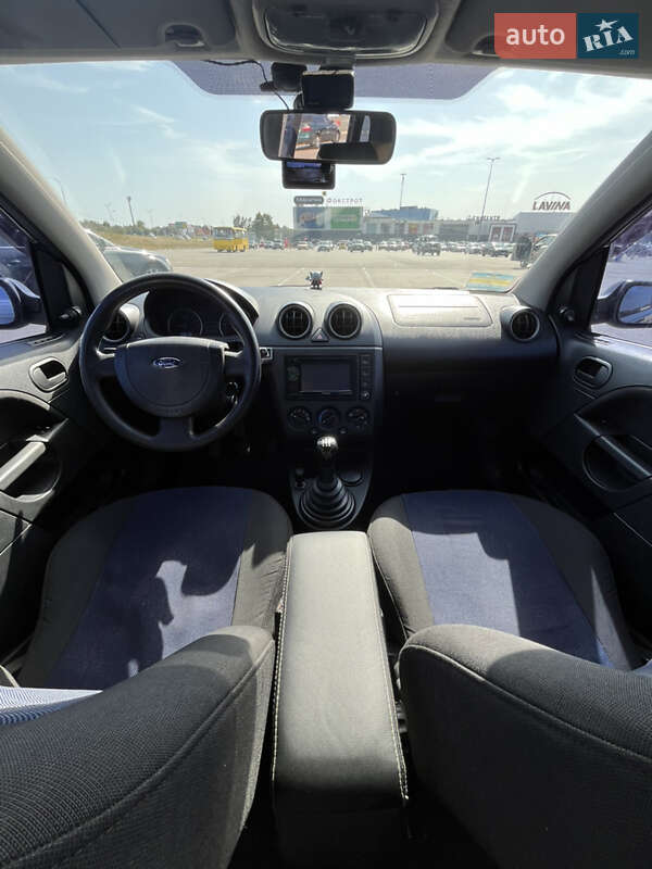 Хэтчбек Ford Fiesta 2005 в Киеве