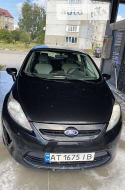 Хэтчбек Ford Fiesta 2013 в Калуше