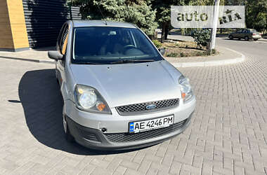 Хетчбек Ford Fiesta 2006 в Дніпрі