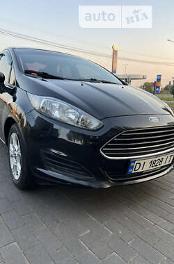 Седан Ford Fiesta 2014 в Миргороді