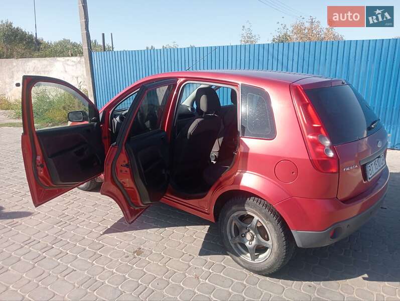 Хэтчбек Ford Fiesta 2006 в Херсоне