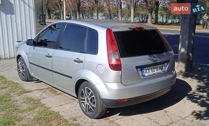 Хэтчбек Ford Fiesta 2005 в Луцке