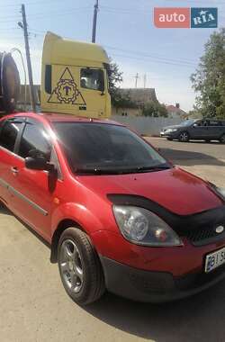 Хэтчбек Ford Fiesta 2006 в Гадяче