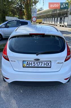 Хэтчбек Ford Fiesta 2012 в 