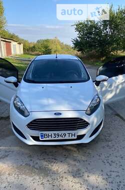 Хэтчбек Ford Fiesta 2015 в Одессе