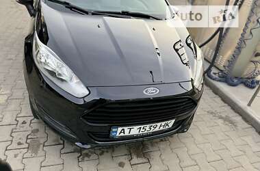 Хэтчбек Ford Fiesta 2015 в Снятине