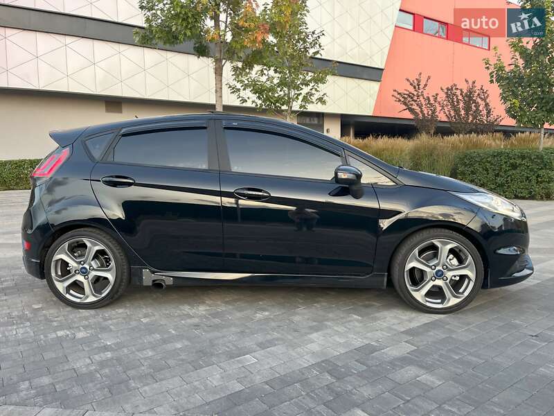 Хэтчбек Ford Fiesta 2018 в Киеве