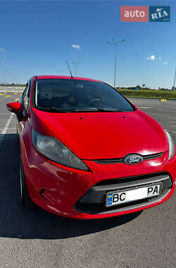 Хэтчбек Ford Fiesta 2012 в 