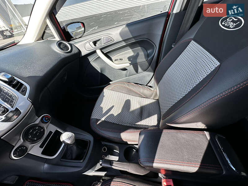 Хэтчбек Ford Fiesta 2012 в Львове фото 25 Хэтчбек Ford Fiesta 2012 в Львове