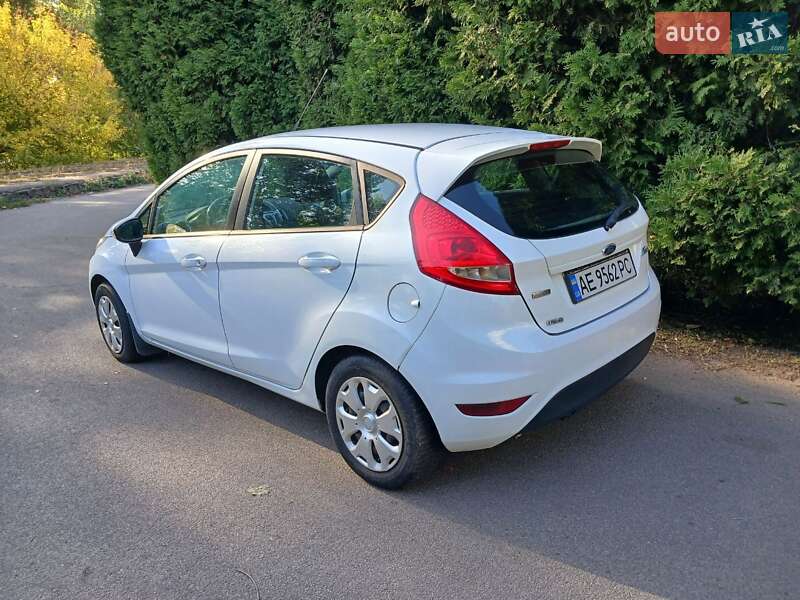 Хэтчбек Ford Fiesta 2012 в Днепре