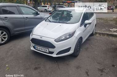 Седан Ford Fiesta 2016 в Киеве