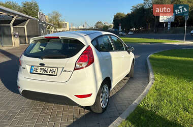Хэтчбек Ford Fiesta 2016 в 