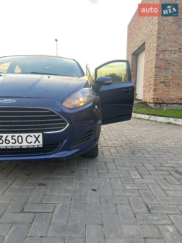 Хетчбек Ford Fiesta 2015 в Любомлі