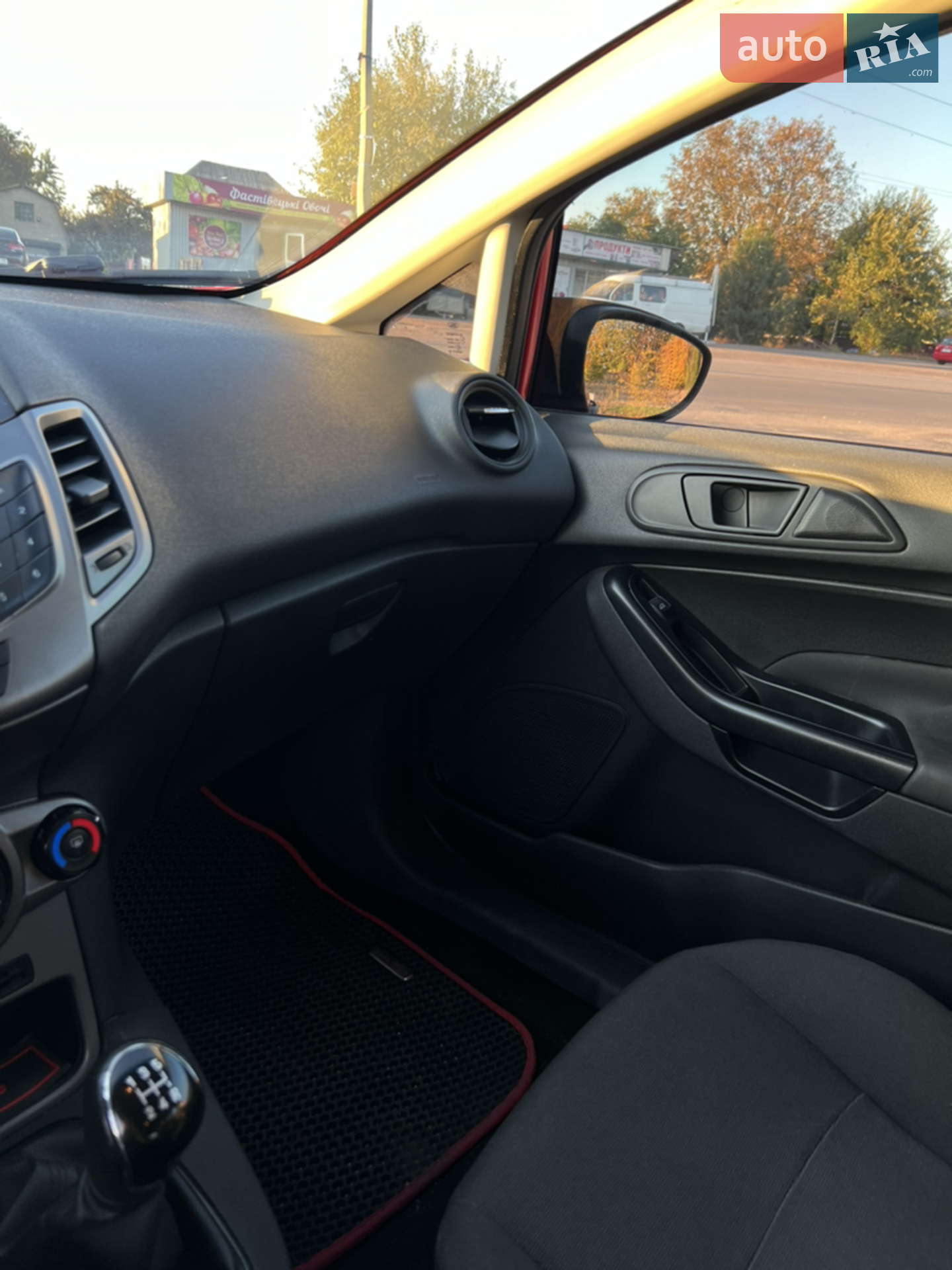2013 Ford Fiesta - мініатюра 17