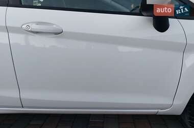 Седан Ford Fiesta 2015 в 