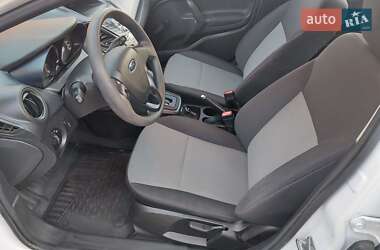 Седан Ford Fiesta 2015 в 