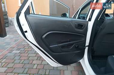 Седан Ford Fiesta 2015 в 