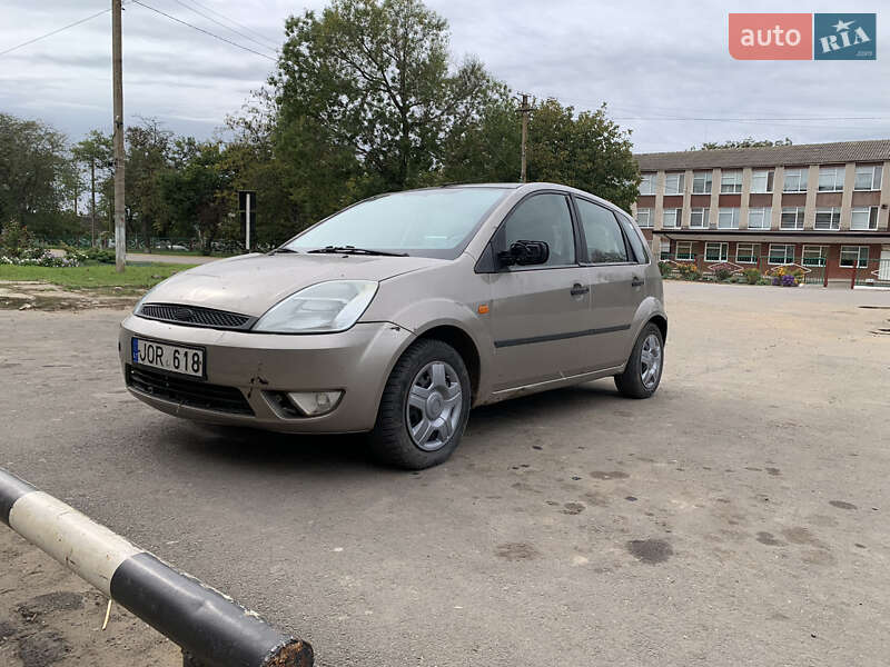 Хэтчбек Ford Fiesta 2004 в Одессе