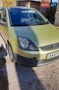 Хэтчбек Ford Fiesta 2007 в 