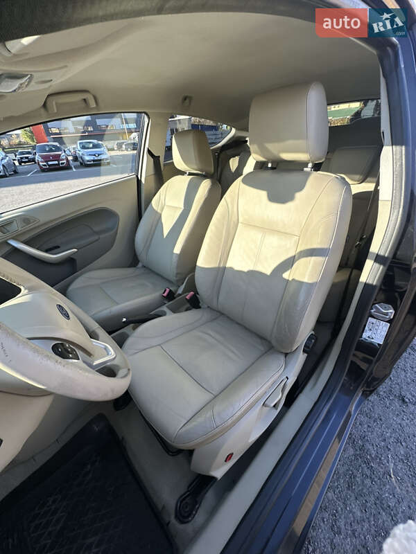 Хэтчбек Ford Fiesta 2009 в Луцке