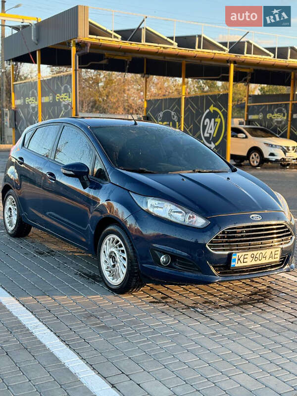 Хэтчбек Ford Fiesta 2015 в Павлограде