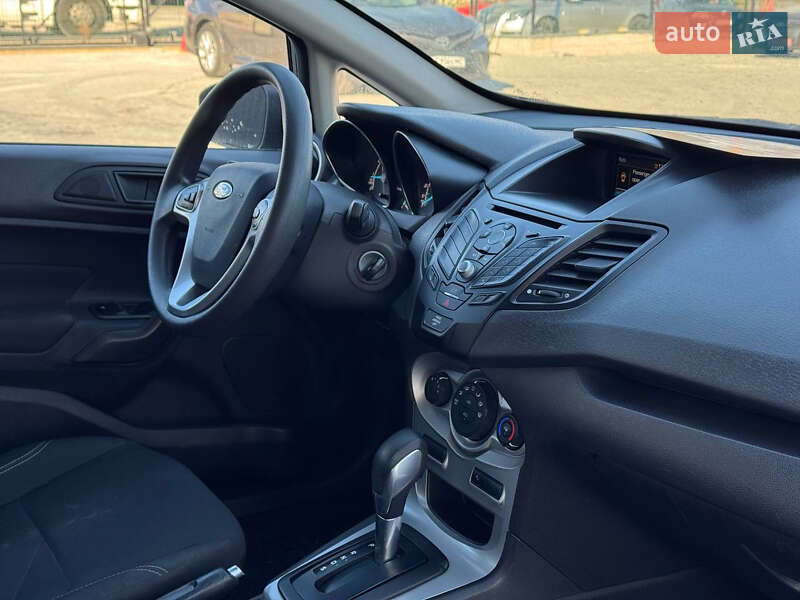 Седан Ford Fiesta 2018 в Львові