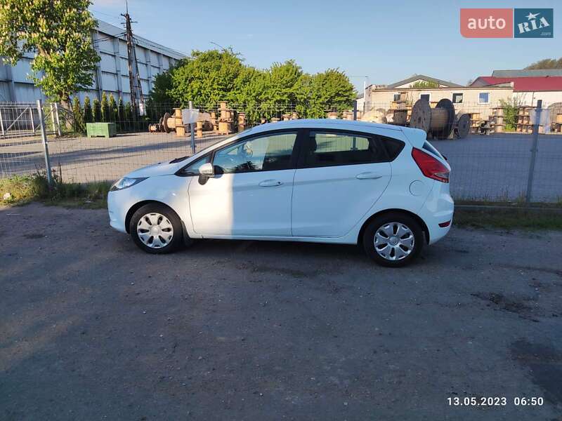 Хетчбек Ford Fiesta 2010 в Чернігові