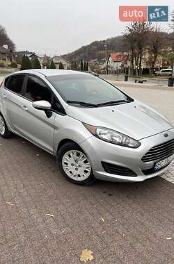 Хэтчбек Ford Fiesta 2015 в Винниках