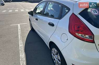 Хэтчбек Ford Fiesta 2012 в 