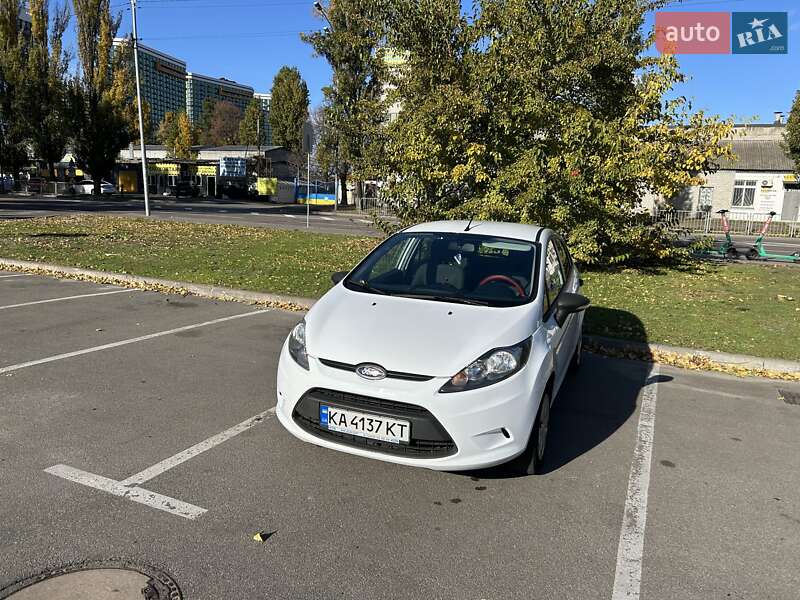 Хэтчбек Ford Fiesta 2012 в Киеве
