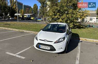 Хэтчбек Ford Fiesta 2012 в 