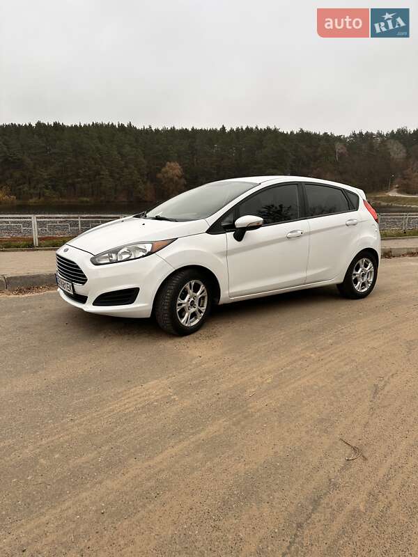 Хэтчбек Ford Fiesta 2014 в Чернигове