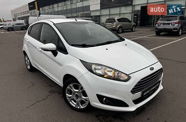 Хетчбек Ford Fiesta 2015 в Києві