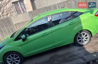 Седан Ford Fiesta 2014 в Чернигове