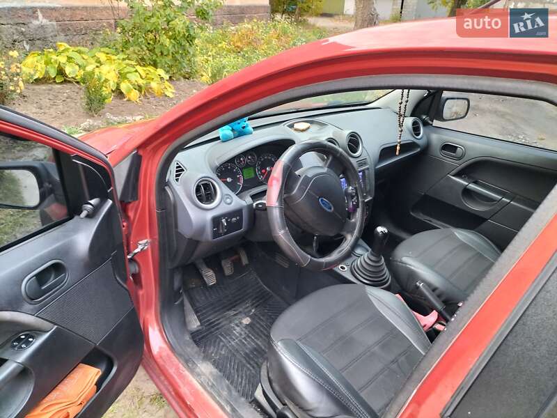 Хетчбек Ford Fiesta 2008 в Дніпрі