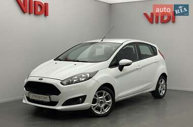 Хэтчбек Ford Fiesta 2016 в Киеве