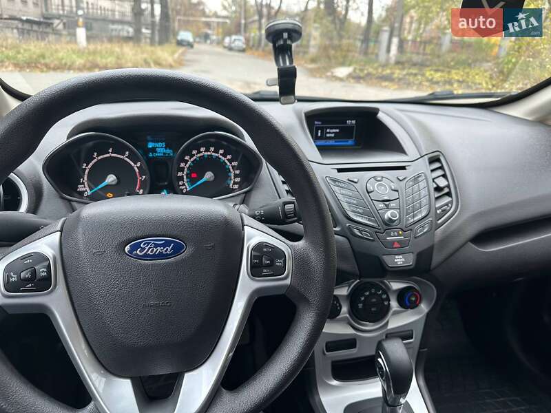 Седан Ford Fiesta 2019 в Днепре