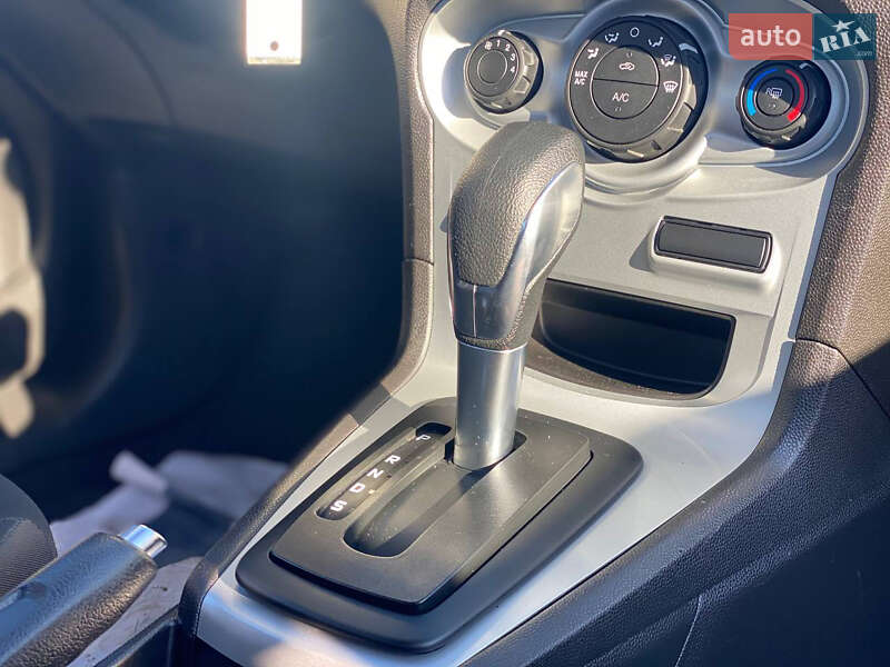 Седан Ford Fiesta 2019 в Ровно