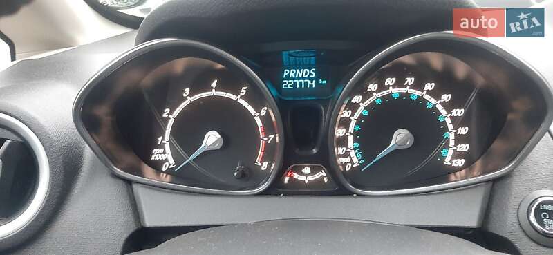 Хэтчбек Ford Fiesta 2015 в Киеве