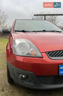 Седан Ford Fiesta 2008 в Львове