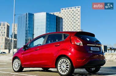 Хэтчбек Ford Fiesta 2015 в Киеве