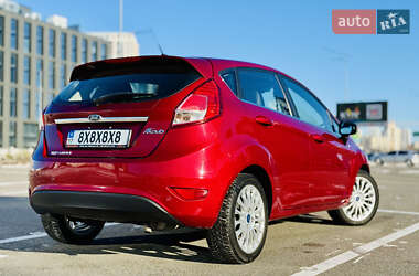 Хэтчбек Ford Fiesta 2015 в Киеве