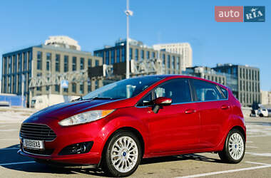 Хэтчбек Ford Fiesta 2015 в Киеве