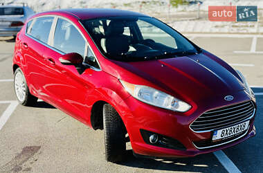 Хэтчбек Ford Fiesta 2015 в Киеве