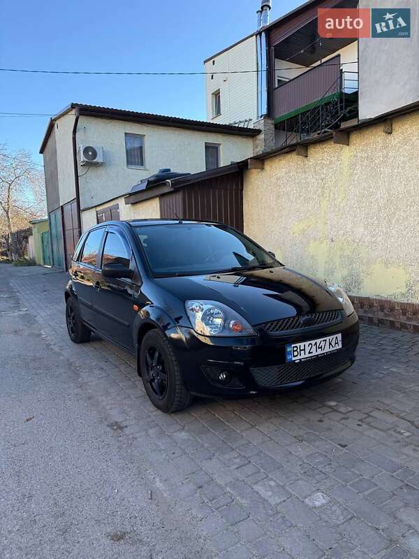 Хэтчбек Ford Fiesta 2006 в Одессе