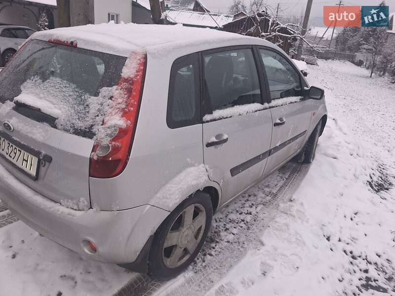 Хэтчбек Ford Fiesta 2008 в Дубовом